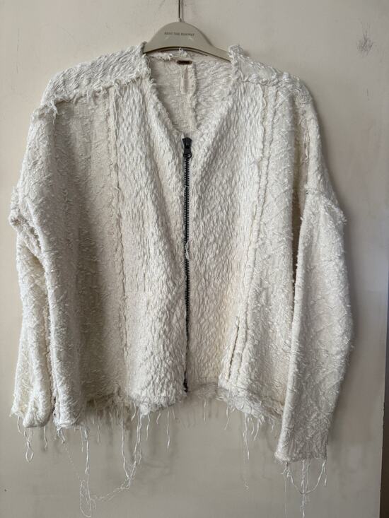 Free People Jackets & Blazers - Free People Womens Sz Small Cozy Cream Textured Fringe Zip Up Sweater Jacket EUC